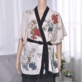 Superweiche Kimono mit Gürtel, Größe: 86 x 69, Blumenmuster, Weiß
