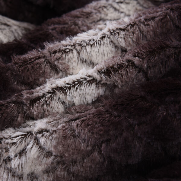 SERENITY NIGHT: Elektrisch beheizbare Kunstpelzdecke aus weichem, kuscheligem Plüsch, 2-lagig, Streifenmuster, Braun   image number 4