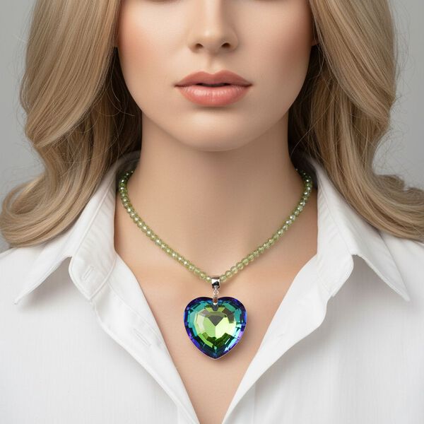 Gr&uuml;ner Magie Farbe Kristall Anh&auml;nger mit Kette ca. 60 cm + 5 cm Extender image number 2