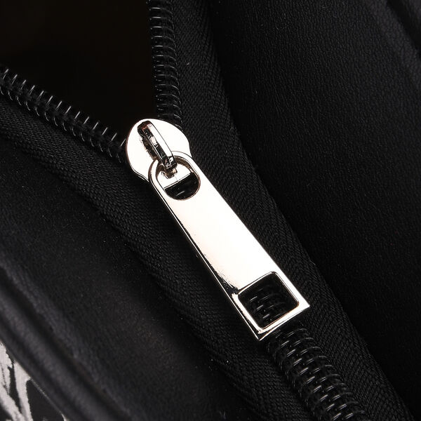 Maxikleid mit gesmokter Taille und Volantärmeln und Schwarz-Tragetasche mit Blumenmuster image number 11