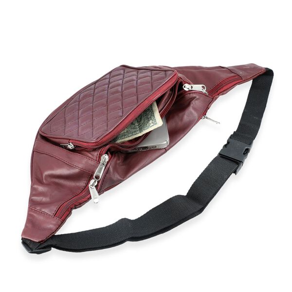 100% Echtleder-G&uuml;rteltasche in Stepp-Optik, 21,5x16,5 cm, Burgundrot image number 4