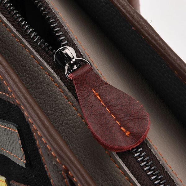 Chaos by Elsie Echtleder Crossbody-Tasche mit RFID-Schutz, 36x15x25cm, mehrfarbiges, matt gepr&auml;gtes Muster image number 6