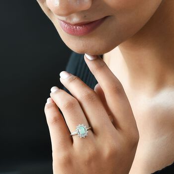 Nat&uuml;rlicher, &auml;thiopischer Welo Opal und Zirkon-Ring - 1,15 ct.