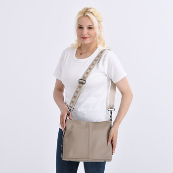 Echtleder-Crossbody-Tasche aus gepr&auml;gtem Leder, verstellbarer Schulterriemen (ca. 120 cm), 32x12x25 cm, Hellbraun