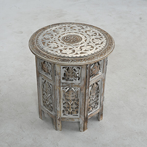 Handgefertigter Couchtisch aus Mangoholz mit Metallpr&auml;gung, Burn-Finish und kunstvoller Schnitzerei, 45x45x45cm, Wei&szlig;