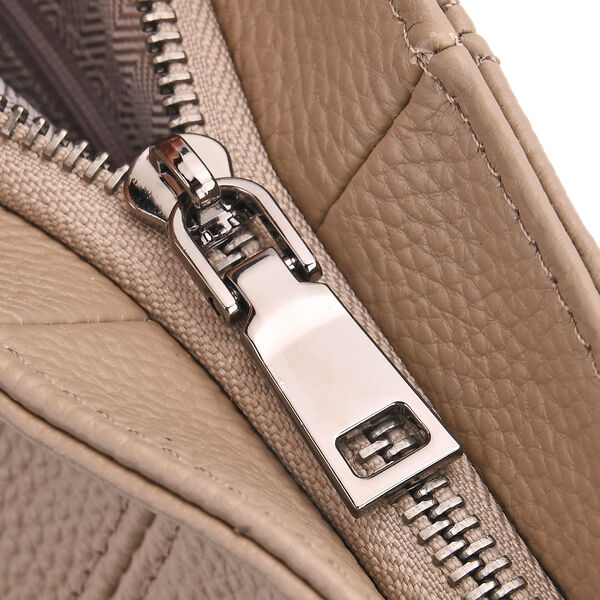 Echtleder-Crossbody-Tasche aus gepr&auml;gtem Leder, verstellbarer Schulterriemen (ca. 120 cm), 32x12x25 cm, Hellbraun image number 5