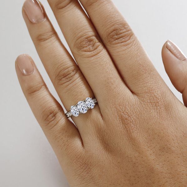 LUXURIANT SGL zertifizierter VS-EF Labor Diamant Ring in 950 Platin - 2,05 ct. image number 2