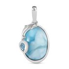 AA Larimar, Himmelblauer Topas Delfin Anhänger 925 Silber rhodiniert ca. 7,45 ct.