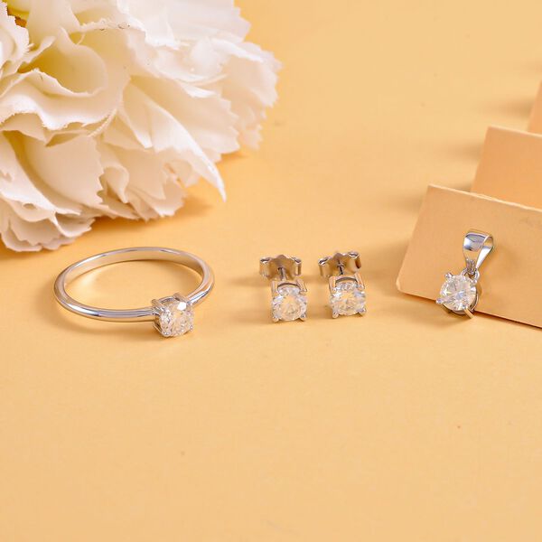 3er-Set aus rhodiniertem Silber mit Moissanit-Ring, -Anhänger und -Ohrringen - 1,70 Karat. image number 9