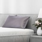 Serenity Night - Premium Collection - 1 Kissen mit 1 Kissenbezug aus 100% Maulbeerseide, mit Paspelierung, Perlmuttknöpfen und Federfüllung, 40 x 80 cm, Silber