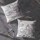 2er Set DIY Malen: Kissenbezug mit 8 Wasserfarbstiften, 45x45 cm, Fisch und Katze image number 0