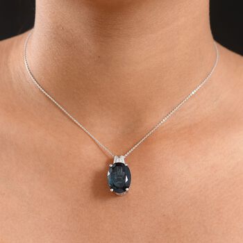 D'Joy London Blautopas und Moissanit Anh&auml;nger mit 50cm Kette - 12,66 ct.
