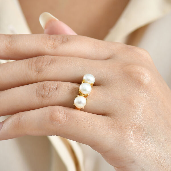 EverTrue wei&szlig;er S&uuml;&szlig;wasser Perle Trilogie-Ring in Goldton image number 2