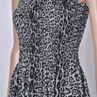 Langes Neckholder-Kleid, schwarz und weiß image number 3