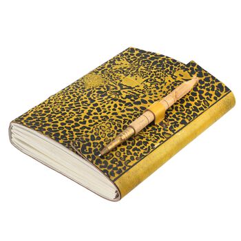Handgefertigtes Journal mit Leopardenpr&auml;gung aus 100% echtem Leder mit Holzstift, gold