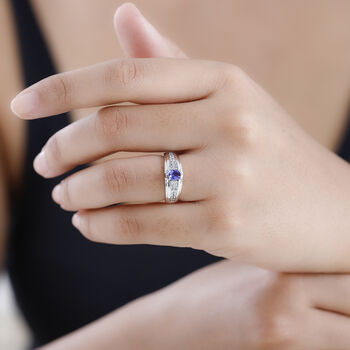 AAA Tansanit, wei&szlig;er Zirkon Ring, 925 Silber platiniert (Gr&ouml;&szlig;e 17.00) ca. 0.90 ct