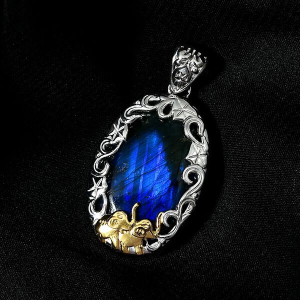 AAA Labradorit Anh&auml;nger - 32,73 ct. image number 3