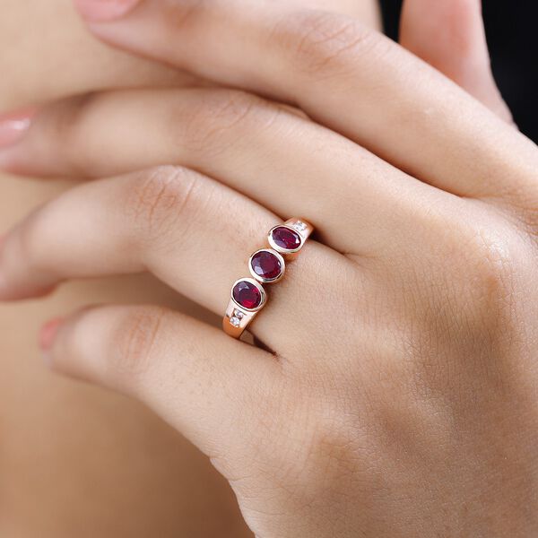 Afrikanischer Rubin (Fissure gef&uuml;llt), wei&szlig;er Zirkon Ring, 925 Silber ros&eacute;vergoldet, (Gr&ouml;&szlig;e 17.00) ca. 1.53 ct image number 2