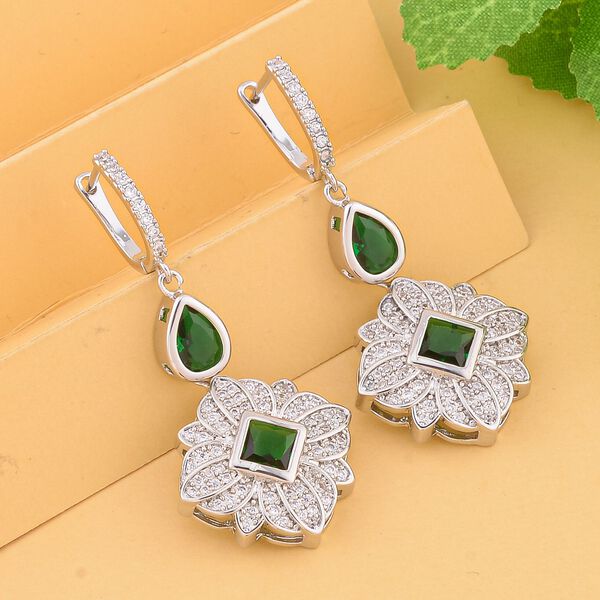 Gr&uuml;ne und wei&szlig;e Zirkonia Ohrringe, Messing, ca. 1.80 ct image number 2