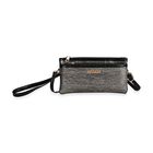 Sling Crossbody Bag, Stylische Silber-Umhängetasche, 3 Reißverschlussfächer, Vielseitiger 130 cm Gurt, 100% Polyester-Futter, Kompakte Größe 22x12 cm, Gold