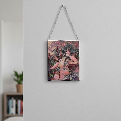 Handbemalter Glas Suncatcher mit Kette, silberfarbenem Rahmen, Alphonse Mucha Motiv Herbst, 12x15 cm