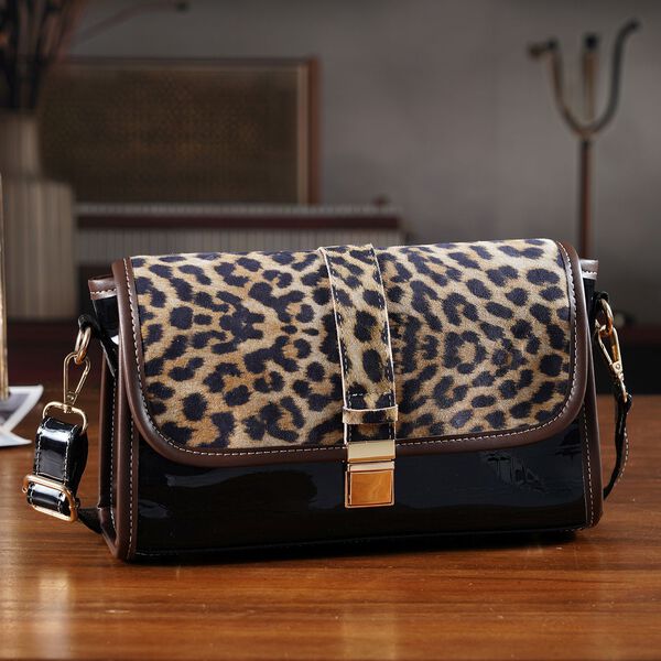 Chaos by Elsie - Echtleder Crossbody Tasche mit RFID, Leopardenmotiv Klappe, 2 Außenfächer mit Reißverschluss, 28 x 10 x 18 cm, Schwarz image number 2
