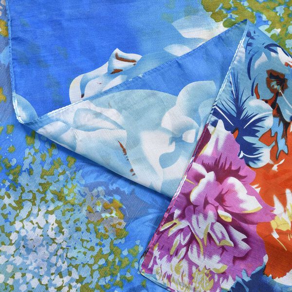 LA MAREY 100% bedruckter Seidenschal, Blumenmuster, Größe 110x178 cm, Blau image number 4