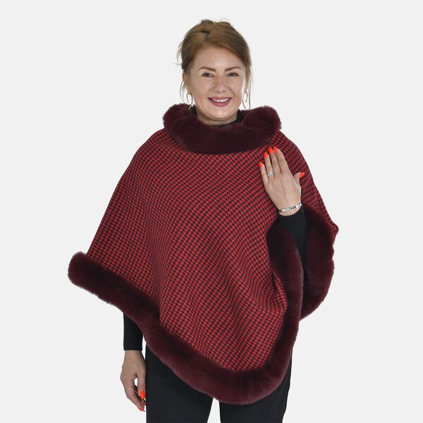 Warm und weich - Kunstpelz-Poncho, Hahnentrittmuster, 70x92 cm, rot image number 3