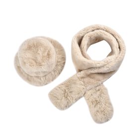 faux fux scarf set of twoMaterial: 100%PolyesterSize:  hat 60cm girth, scarf 11cm wide*195cm length weight: 492gcolor: beige