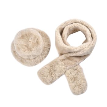 faux fux scarf set of twoMaterial: 100%PolyesterSize:  hat 60cm girth, scarf 11cm wide*195cm length weight: 492gcolor: beige