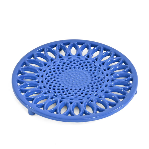 "20cm  Cast Iron Pot                     28x22 Oval Cast Iron Pot            26cm Dual Cast Iron Pot  30x21cm Cast Iron Roaster                                  16cm Cast Iron Fry Pan                      Trivet Color: Blue Material:cast iron" image number 8