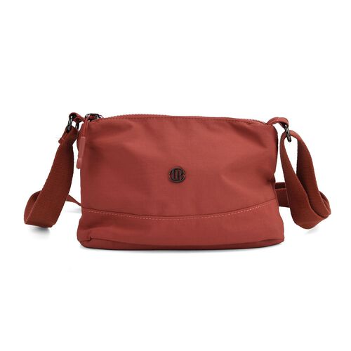 "lifestyle-Color:Brick red size/Profile:Nylon Crossbody Bag wall(exterior):Nylon  Lining(interior):Polyster Pockets(exterior):zipped-1;Pockets(interior): zipped-1. Measurement(inch):24*15*9cm  strap:cm " image number 0