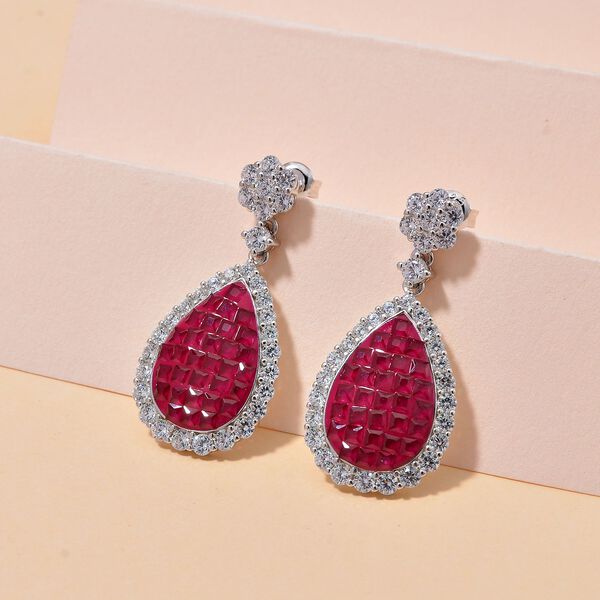Rubin-Farbe und weiße Zirkonia Ohrringe image number 2