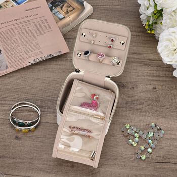 Samt-Schmuckbox mit 4 transparenten Schmuckbeuteln, 12x12x7 cm, Cr&egrave;me