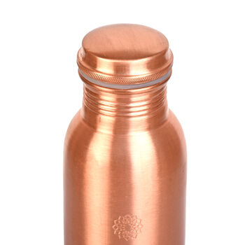 2er-Set - LIVMORE Kupfer-Trinkflasche mit 7-Chakra-Gravur (ca. 900 ml) und Armband mit Chakra-Perlen aus Edelsteinen