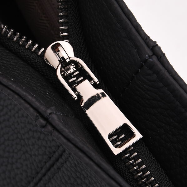 Echtleder-Crossbody-Tasche aus gepr&auml;gtem Leder, verstellbarer Schulterriemen (ca. 120 cm), 32x12x25 cm, Schwarz image number 5