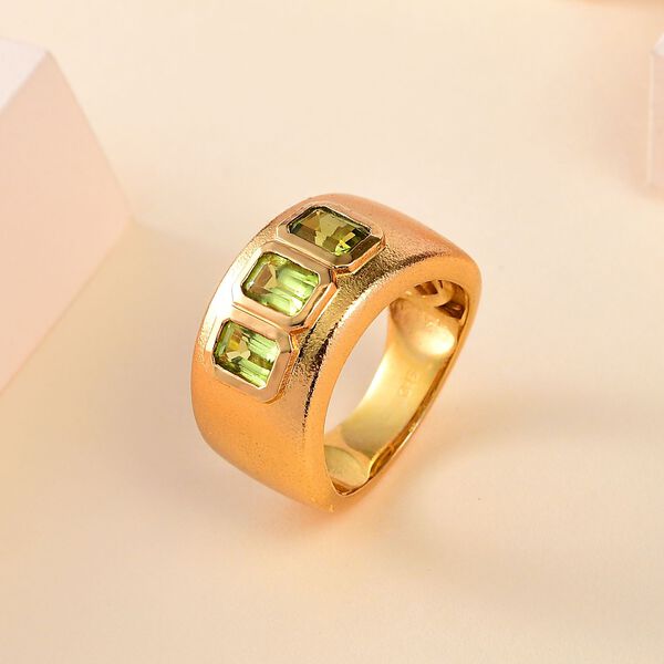Peridot Ring - 1,66 ct. image number 2