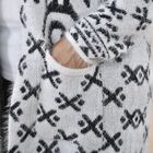 Kuschelig weicher und langer Cardigan mit Taschen, One Size, Etnisches Muster, weiß image number 5