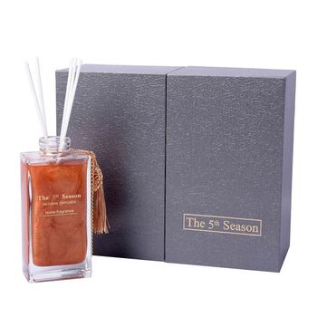The 5th Season - 150ml Reed Diffuser Lufterfrischer in Geschenkbox mit Kunstblumen - Gold (Englische Birne und Freesie Duft)
