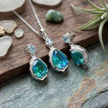 D'Joy Pfau Triplett Quarz und blauer Apatit Anh&auml;nger und Ohrringe