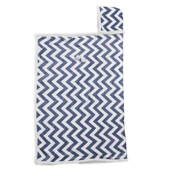 HOMESMART Zig-Zag Print Hoodie-Sherpa-Decke mit Pom Pom, Blau und wei&szlig;