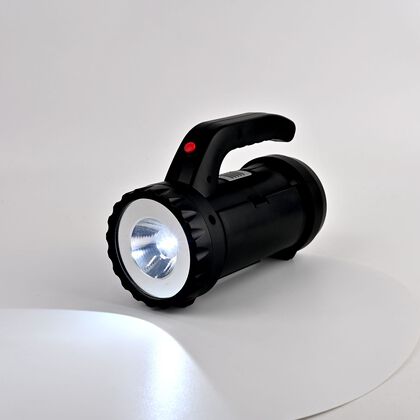 Vielseitiges Werkzeug-Set mit Taschenlampe