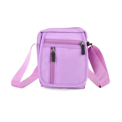 Umh&auml;ngetasche mit mehreren Rei&szlig;verschlussf&auml;chern und RFID-Schutz, Gr&ouml;&szlig;e 12,5x6x16 cm, Fliederlila