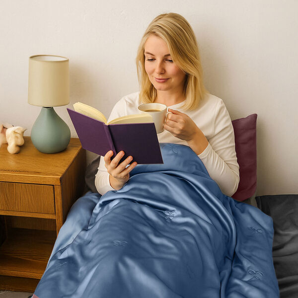 Serenity Night 100% Maulbeerseide Seidendecke mit 350gsm Seidenfüllung, 135x200cm, Blau image number 2