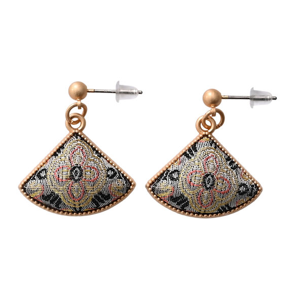 LA MAREY Signature Set mit Seidenschal und Seidentropfen-Ohrringen, 100% Maulbeerseide, 65 x 170 cm, Schwarz image number 6