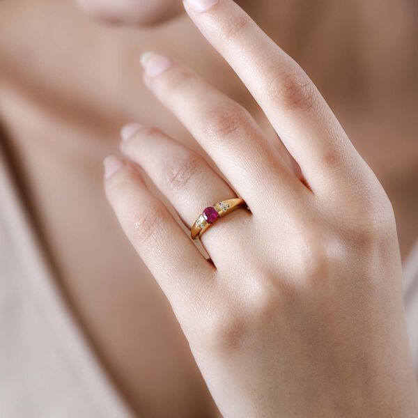 AA Afrikanischer Rubin (Fissure gef&uuml;llt), Wei&szlig;er Zirkon Ringe 925 Silber vergoldet (Gr&ouml;&szlig;e 16.00) ca. 0.59 ct image number 3