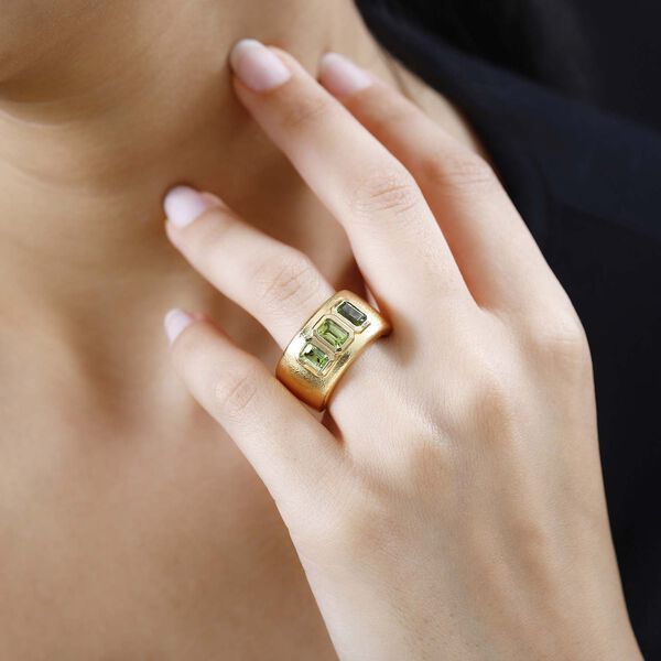 Peridot Ring - 1,66 ct. image number 3
