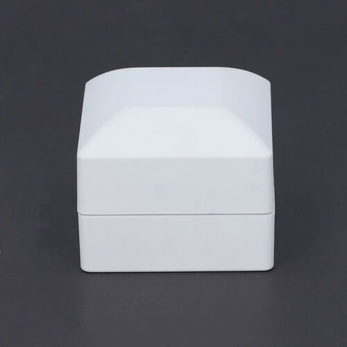 Solid poliertes LED Licht Ringetui, Größe 6,3x6x5cm, Weiß image number 0