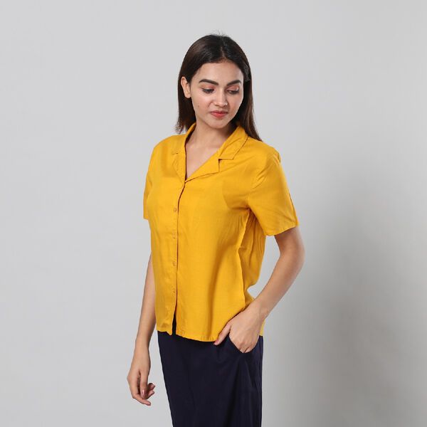 Einfarbiges Kurzarm-Top mit Knopfleiste, M, Gelb image number 2