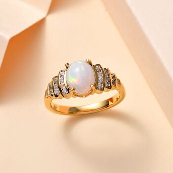 AA Nat&uuml;rlicher, &auml;thiopischer Welo Opal und Wei&szlig;er Zirkon Ring, ca. 1,71 ct